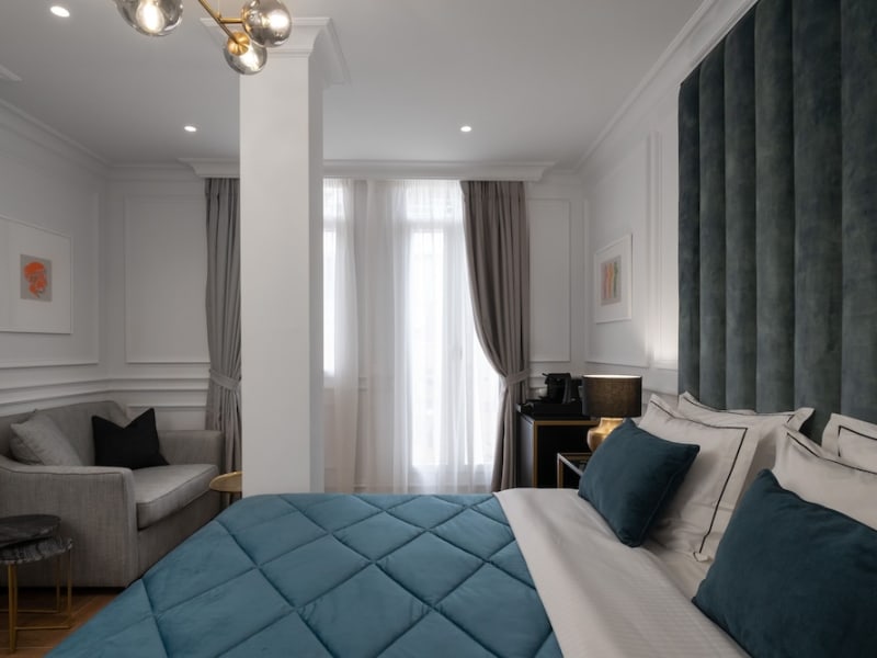 Praxitelous Luxury Suites