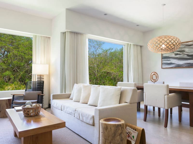 El Mangroove Papagayo, Autograph Collection