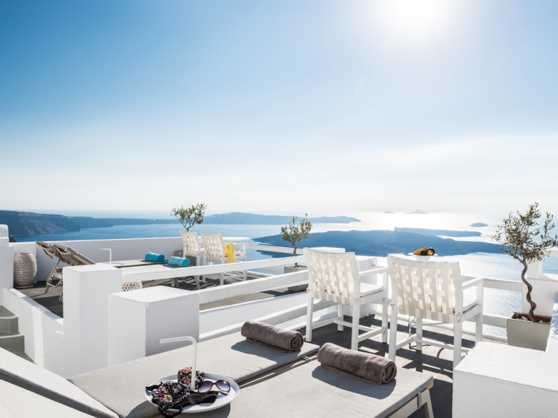 On The Rocks Hotel