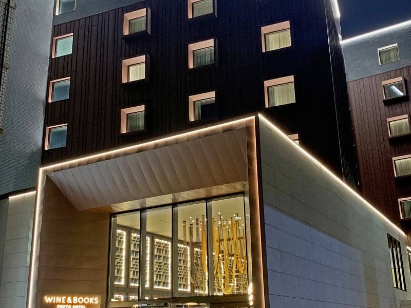 Wine & Books Porto Hotel