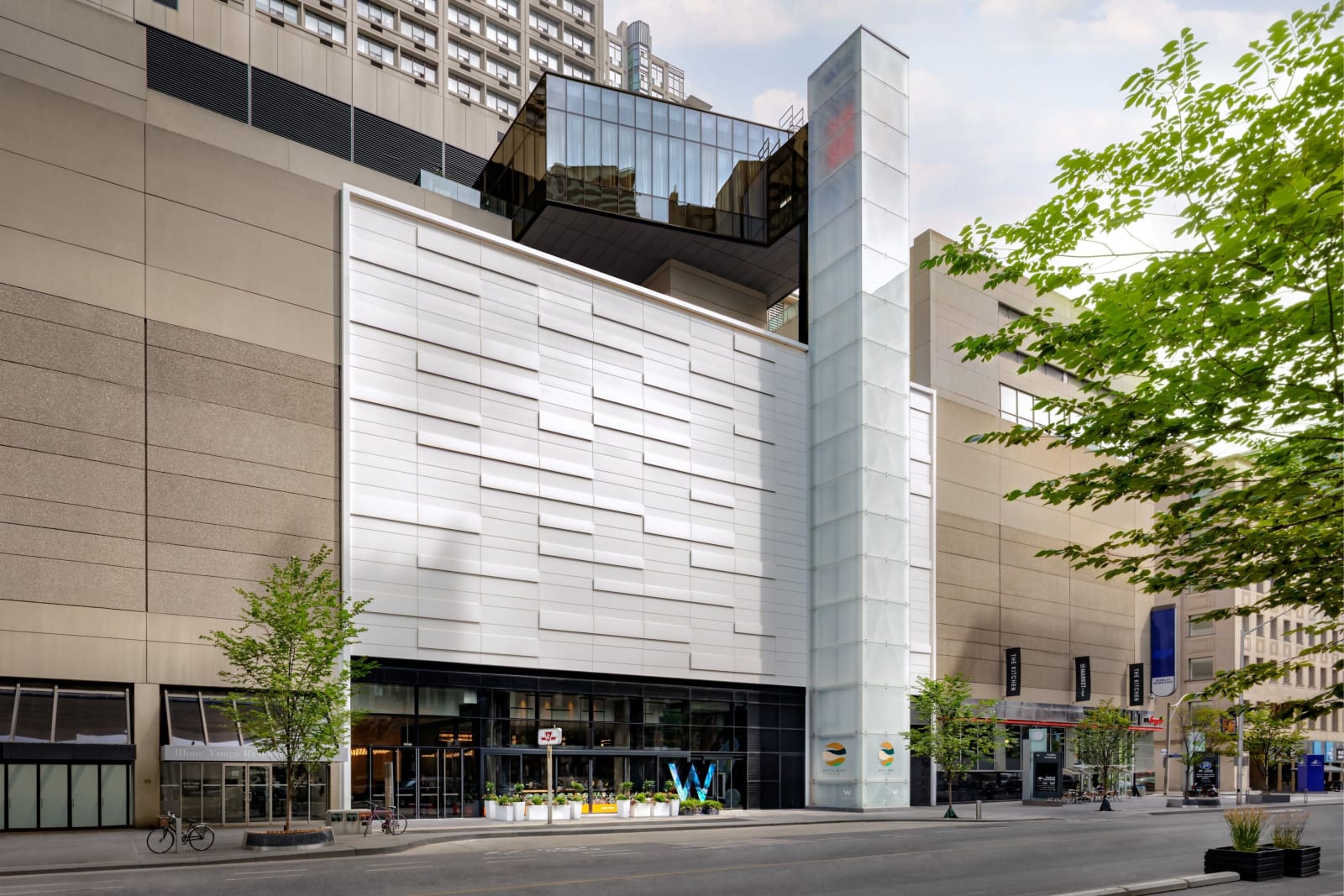 W Toronto – foto 1