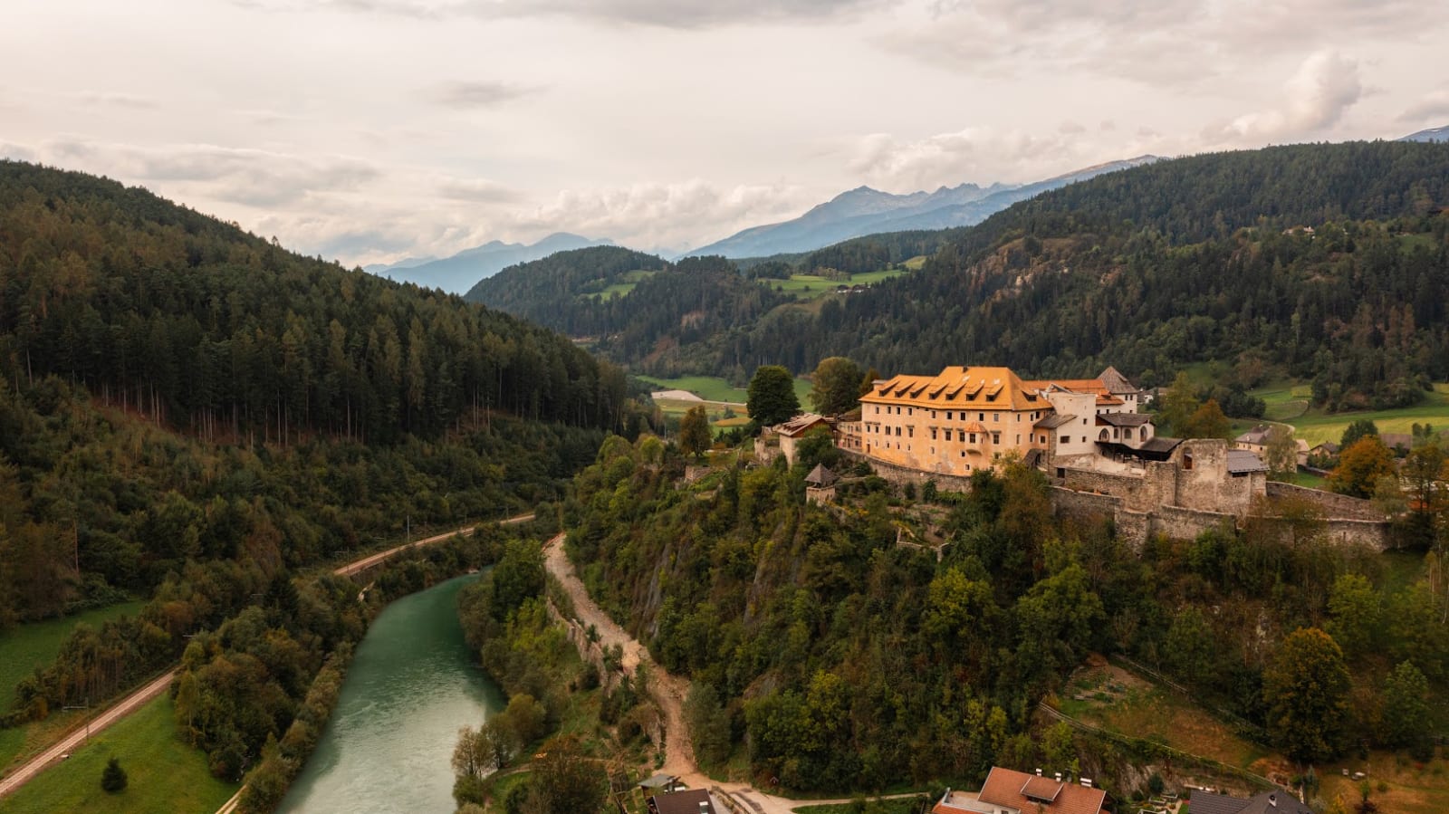 Castel Badia – foto 1
