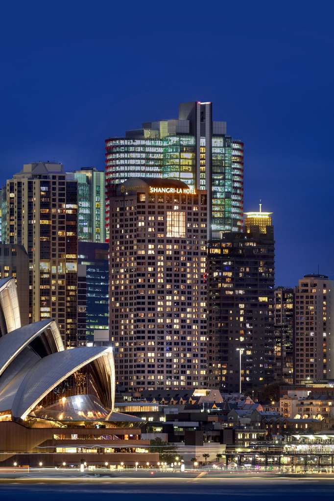 Tower exterior of Shangri-La Sydney