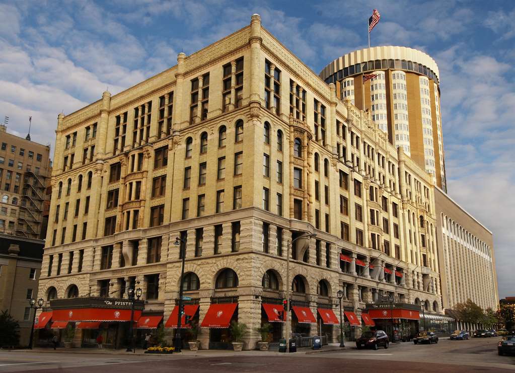 The Pfister Hotel – foto 1